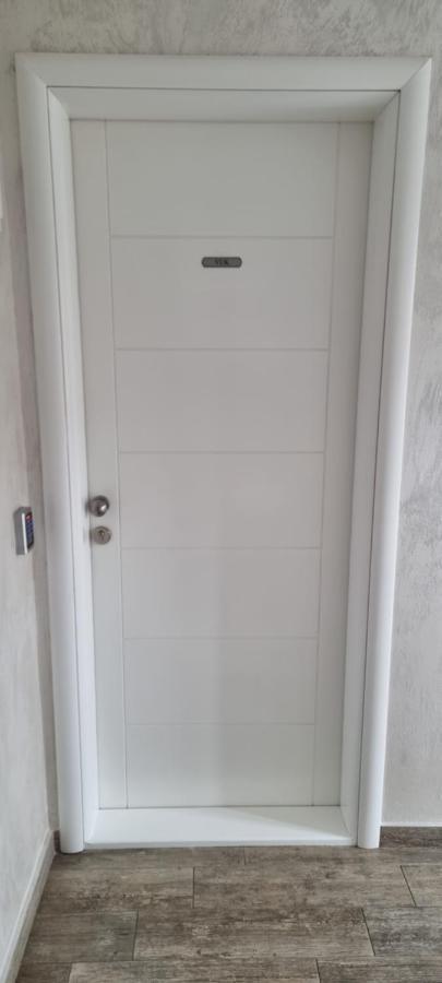 Amarok Apartment Bar Bagian luar foto
