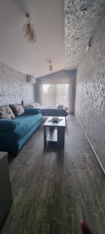 Amarok Apartment Bar Bagian luar foto
