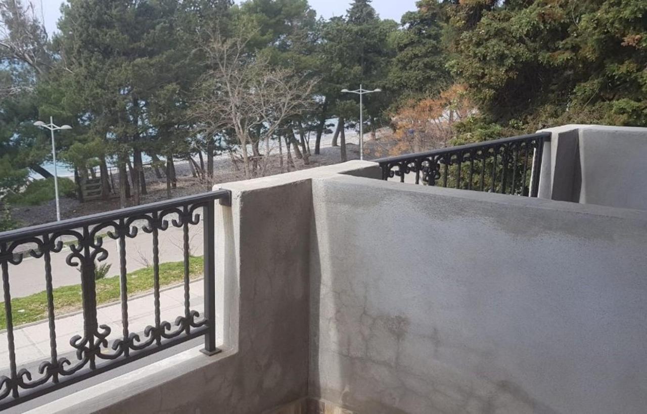 Amarok Apartment Bar Bagian luar foto